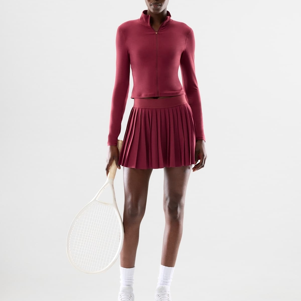 Aritzia Pro Tennis Skirt/skort Size M, Burgundy